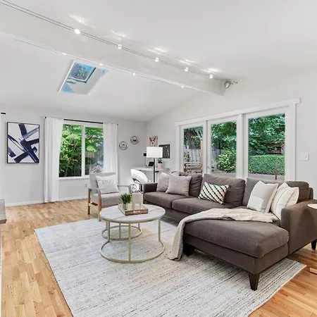 Mid-Century Modern Home - 3-Bedroom Rambler
